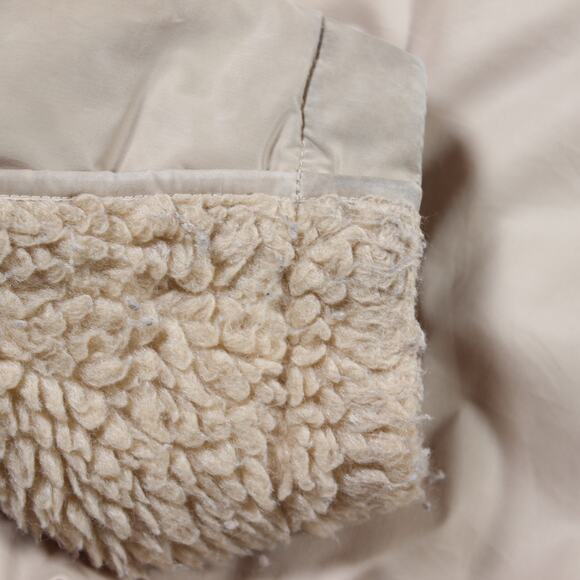 Lululemon Sherpa Hooded Puffer Jacket Size 8 Beige Cream Teddy Fleece Coat - Picture 10 of 11